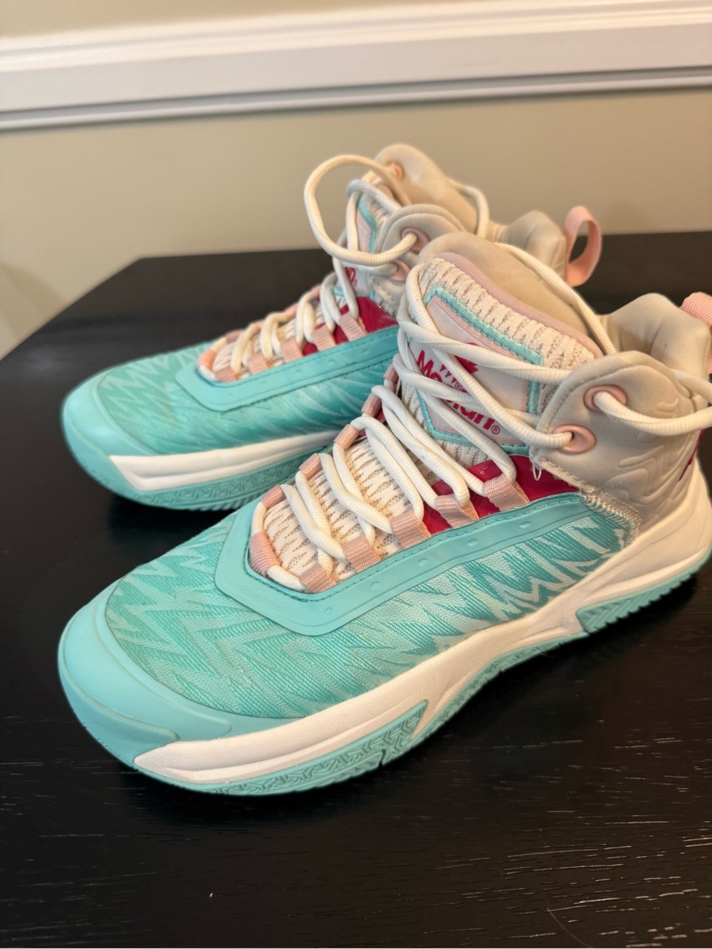 MOOLAH Press Break V2 Youth Basketball Shoes Size 6 Teal/White